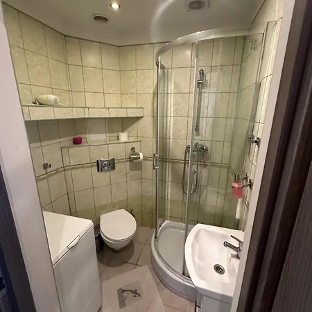 Hostal With Shared Bathroom And Kitchen In Center Of Old Town Gdansk